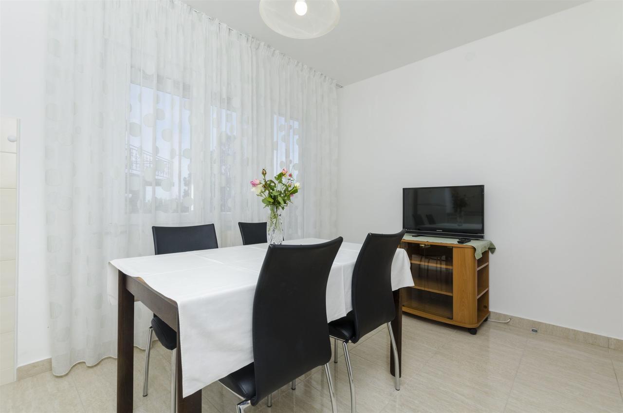 Apartments Karmela พรีมอชเตน ภายนอก รูปภาพ