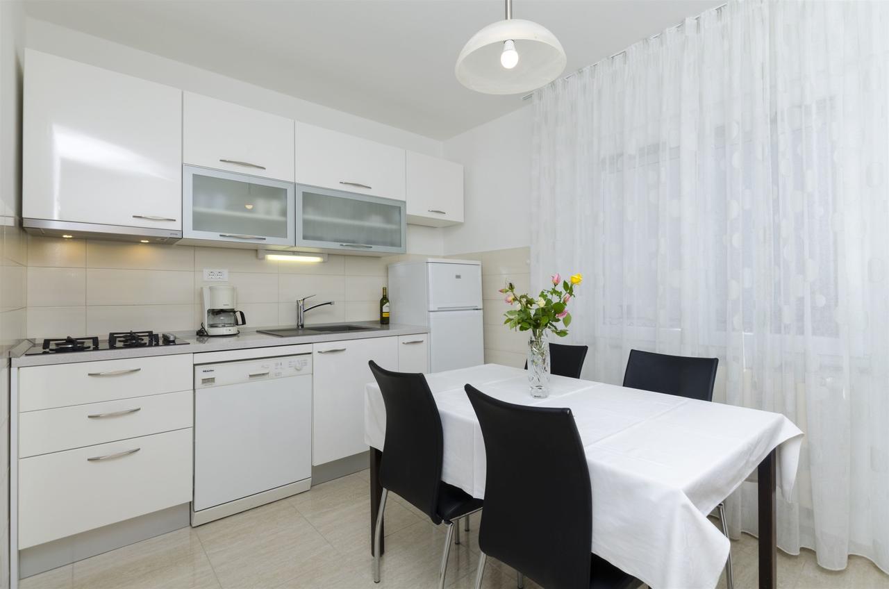 Apartments Karmela พรีมอชเตน ภายนอก รูปภาพ