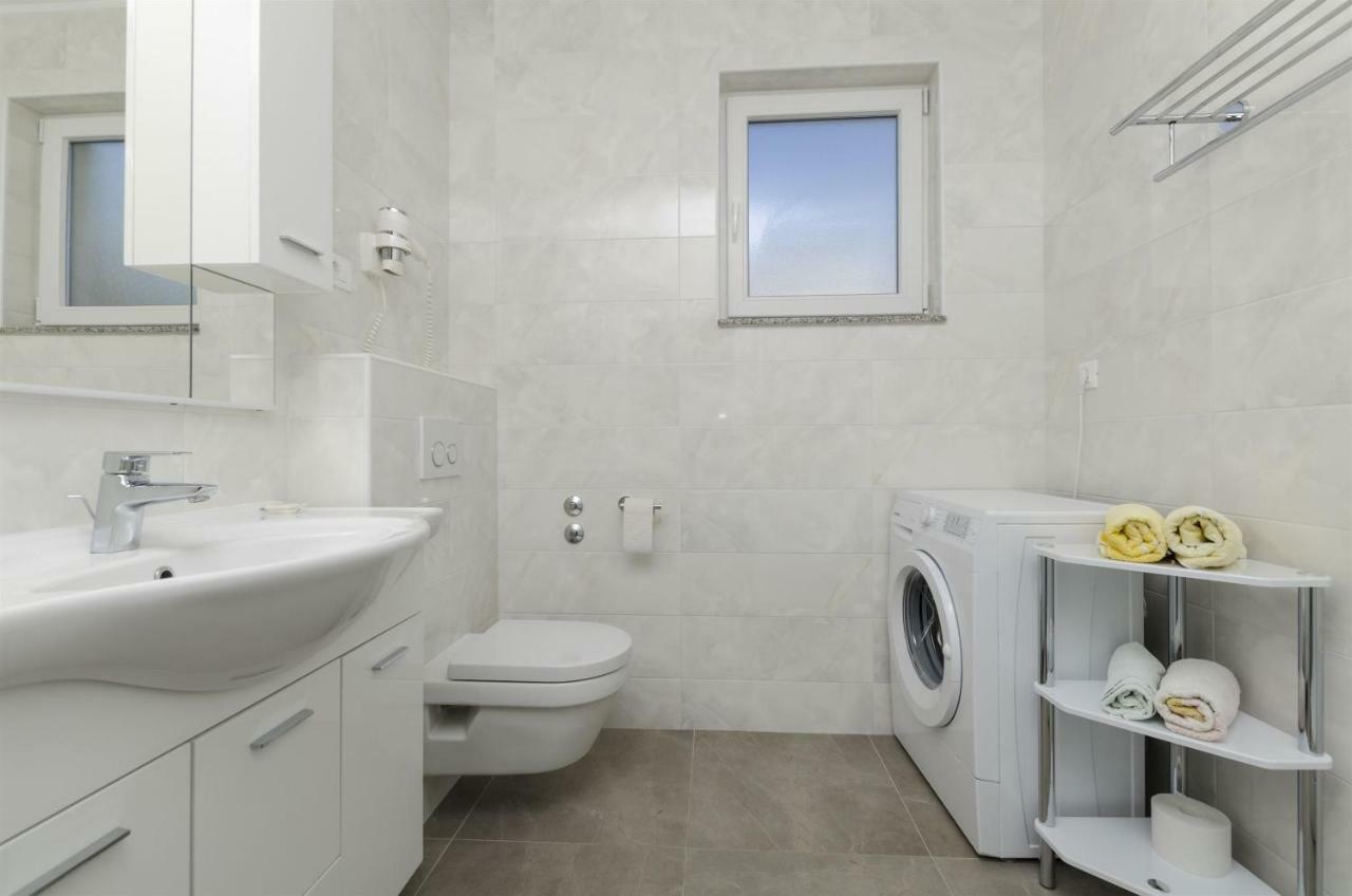 Apartments Karmela พรีมอชเตน ภายนอก รูปภาพ