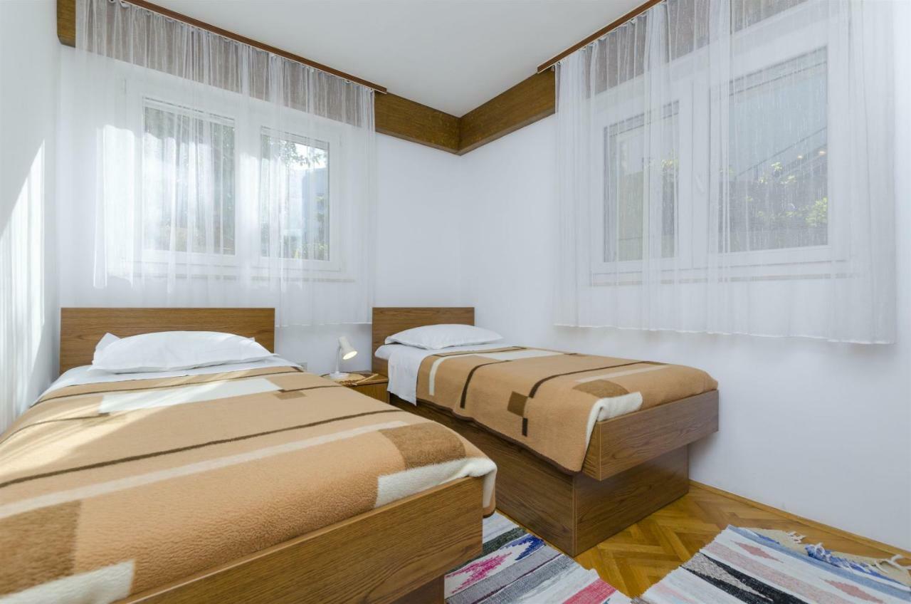 Apartments Karmela พรีมอชเตน ภายนอก รูปภาพ
